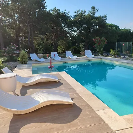 Pool, Tennis, Sauna Et Balneo In The Little Forest וילה